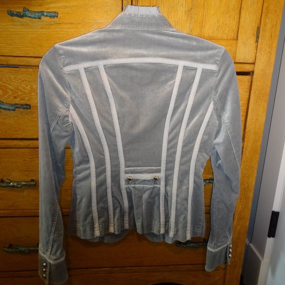Gorgeous Silver Velvet Blazer Jacket with Details - Picture 2 of 5
